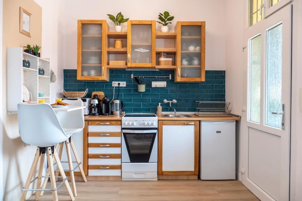 Edna Studio With Balcony Будапеща Екстериор снимка